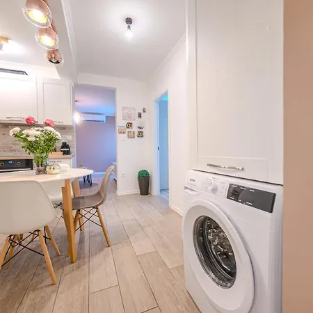 M&t Apartment Split